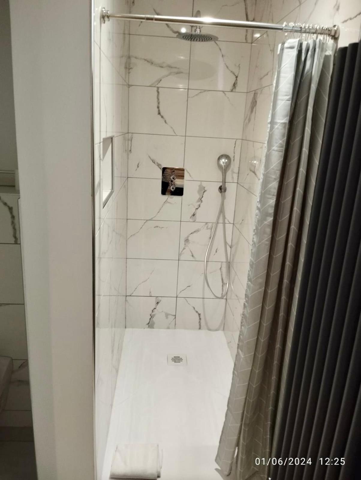 Sainte Cecile 1- Appartement Spacieux Et Lumineux วิชี ภายนอก รูปภาพ